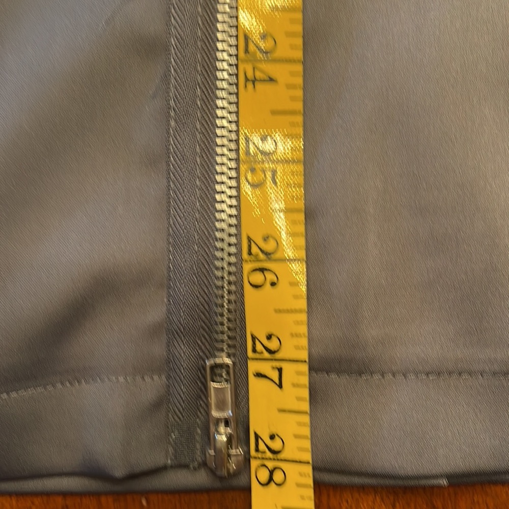 Cute strapless colorblock grey and white mini with the zipper!!  Size M, junior - Picture 9 of 9